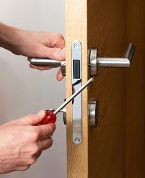 Cleveland Local 24 Hr Locksmith Cleveland, OH 216-606-9012 - 9a-New-Locks-Installation